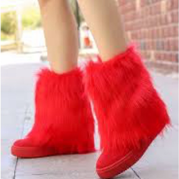 Bearpaw shaggy boots - Picture 4 of 12
